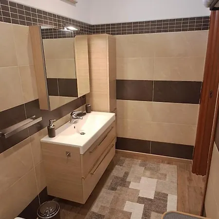 Alex's House باري